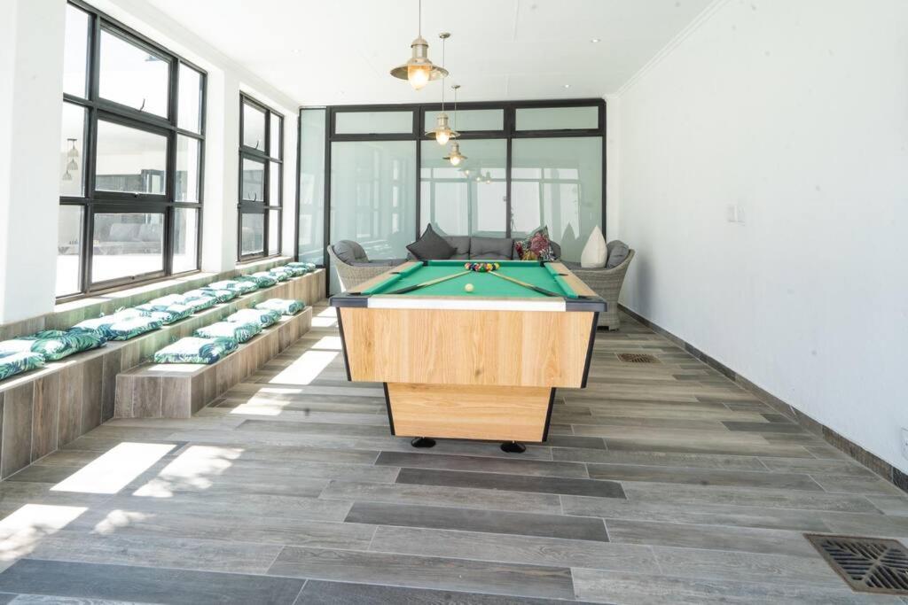 Private Modern 10 Bdrm Home Tucked Away In Sandton Johannesburg Zewnętrze zdjęcie